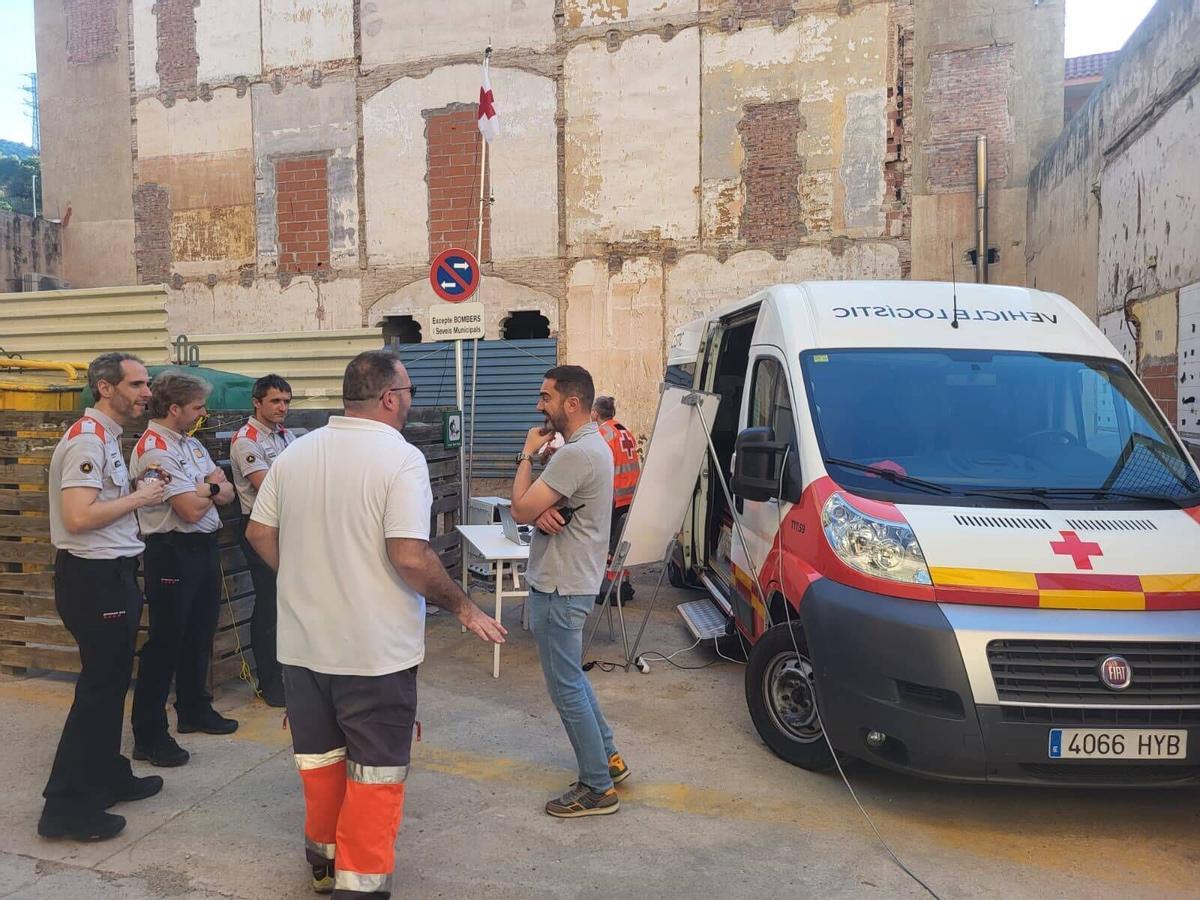 Les imatges de l'exercici de muntatge d'un centre d'acollida per evacuats a Portbou