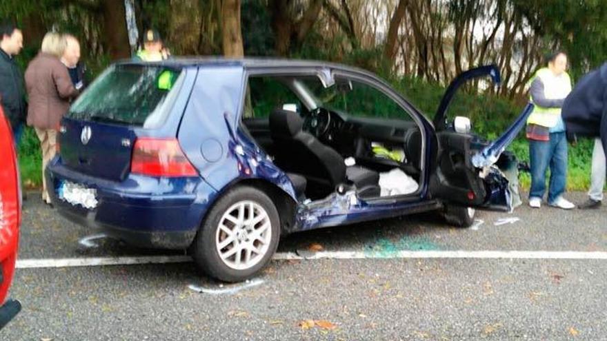 Estado de uno de los coches accidentados