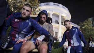 Topuria s’estavella a la Casa Blanca després d’una batalla sagnant