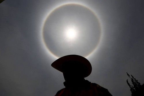 Un gran halo solar asombra a los mexicanos