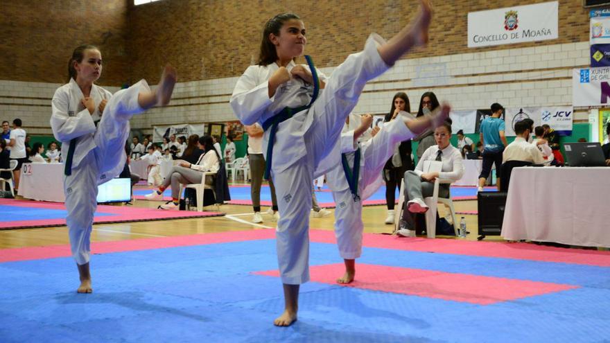 Cerca de 600 deportistas llenan Moaña de taekwondo