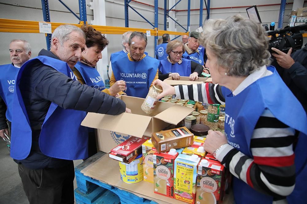 La Reina Sofía visita el Banco de Alimentos en Córdoba