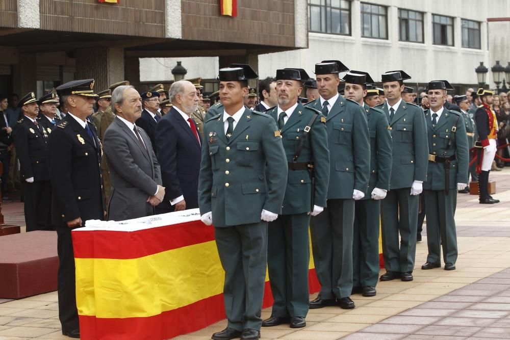 Actos oficiales en el cuartel del Rubín por el día del Pilar