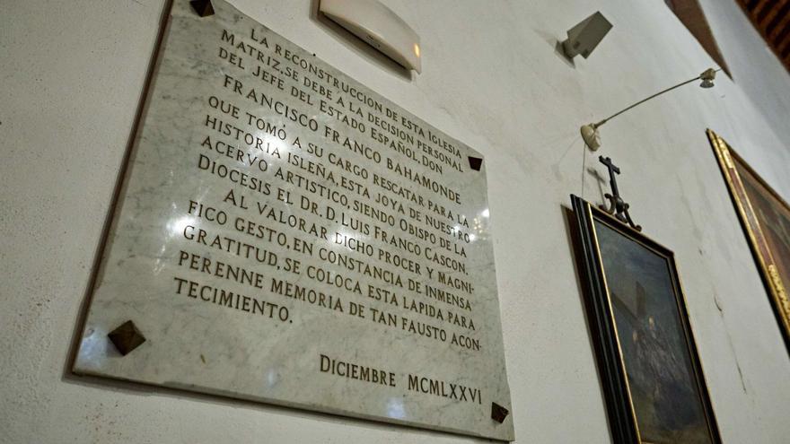 La Concepción mantiene una lápida  que atribuye falsos méritos a Franco