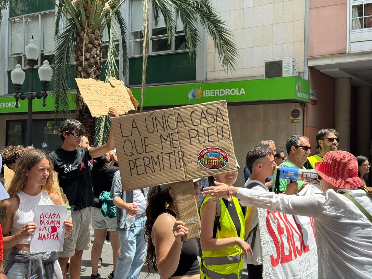 Detalle de la pancarta de una manifestante.