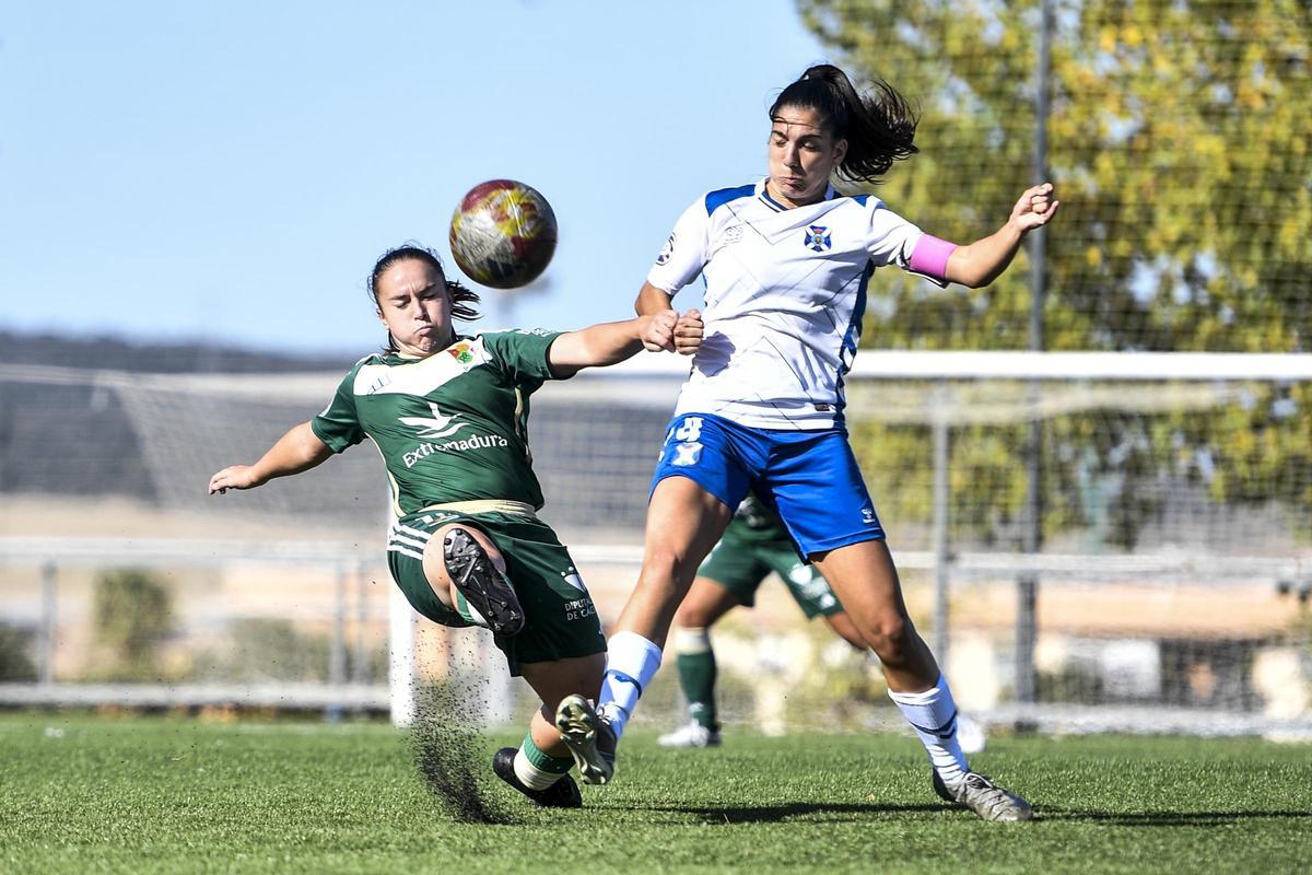 El Cacereño Femenino - Tenerife B, en imágenes
