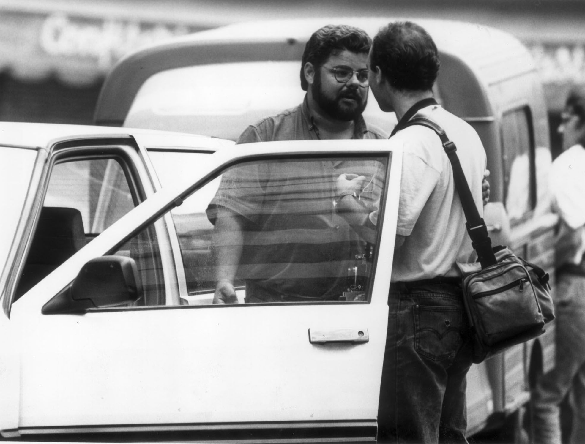 El conflicto de la contribución en Cangas: protestas y un alcalde asediado que no pudo volver a entrar en el Concello