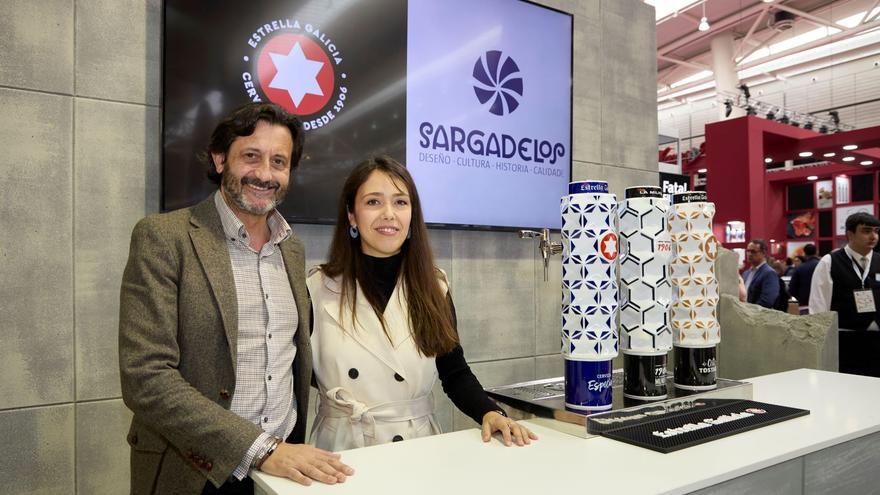 Estrella Galicia y Sargadelos presentan un grifo para hostelería inspirado en una técnica japonesa