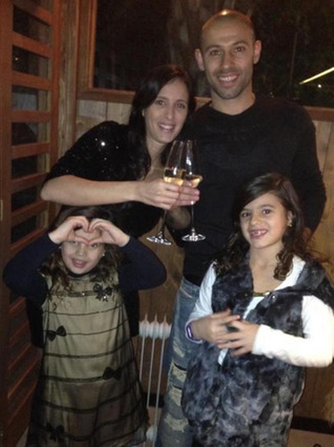 Javier Mascherano despidió el año con su mujer y sus hijas