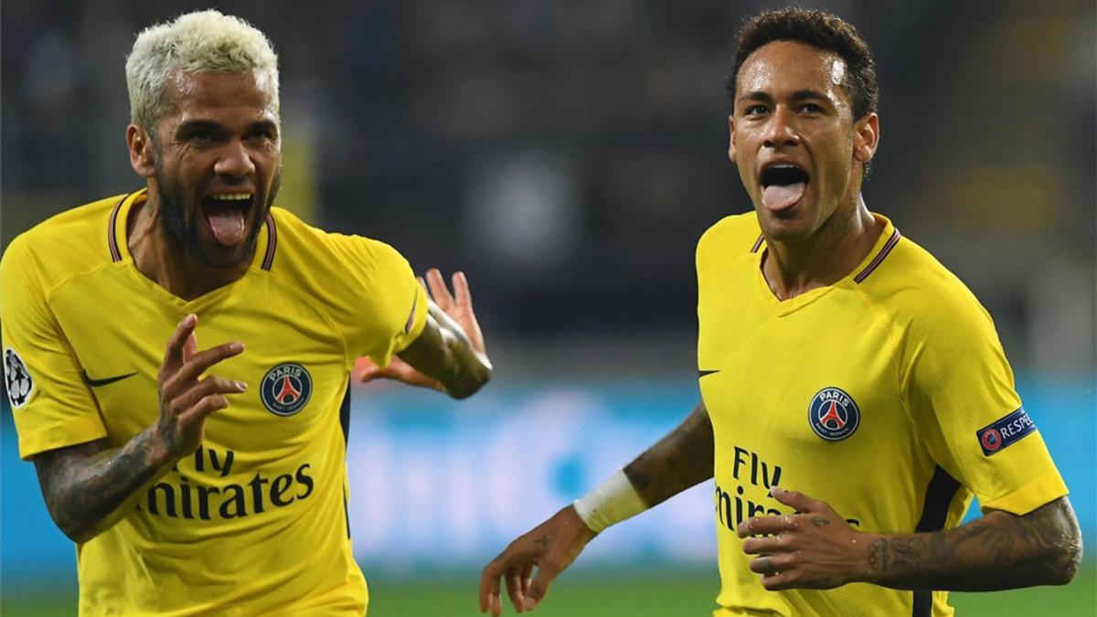 Alves y Neymar, señalados por la prensa inglesa