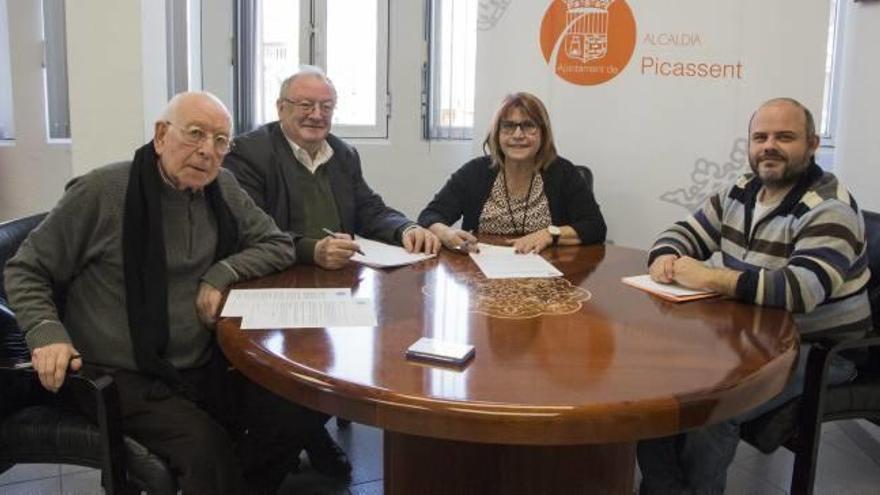 El ayuntamiento da 30.000 euros al economato de Cáritas Picassent