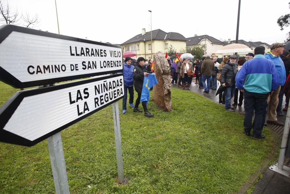 Concentración y visita a la fosa de La Piñera