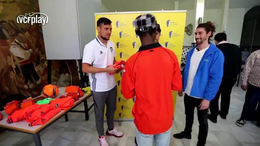 Enzo Pérez y Diego Alves, en la Casa Caridad