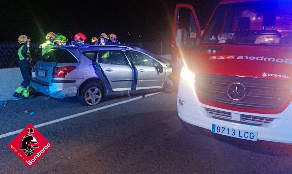 Imagen de las tareas de evacuación tras el accidente en la N-332