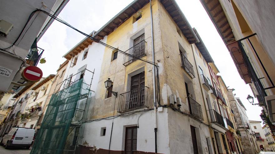 Denuncian la sustracción de los azulejos del siglo XVIII de una casa okupada en Xàtiva