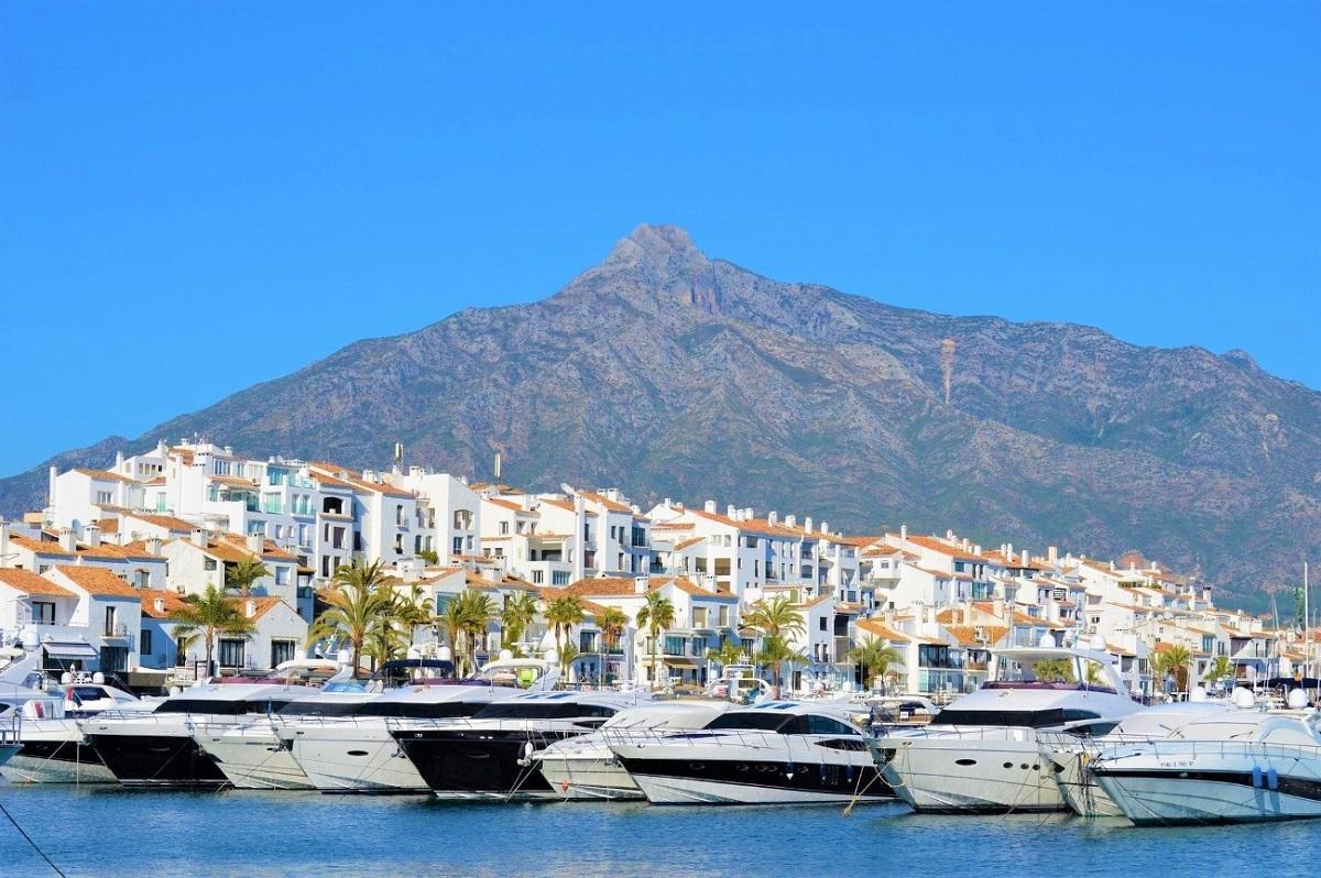 Una imagen de Puerto Banús, en Marbella, donde los precios del alquiler de apartamentos son de los más caros de España.
