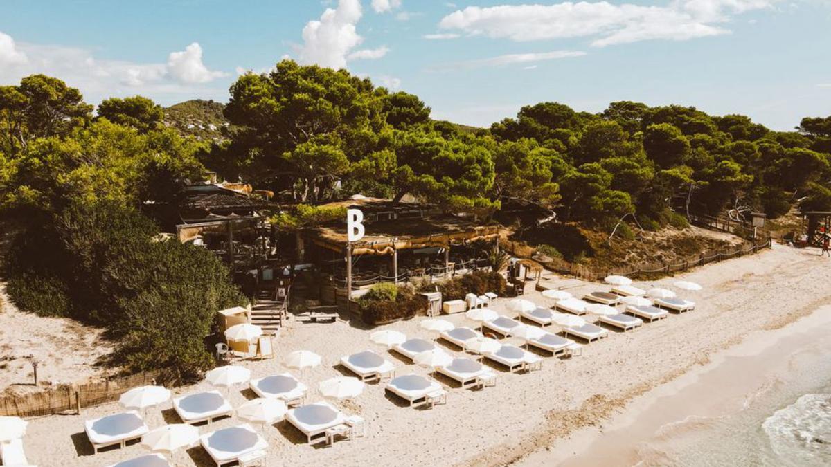 Beso Beach Ibiza, en plena naturaleza.