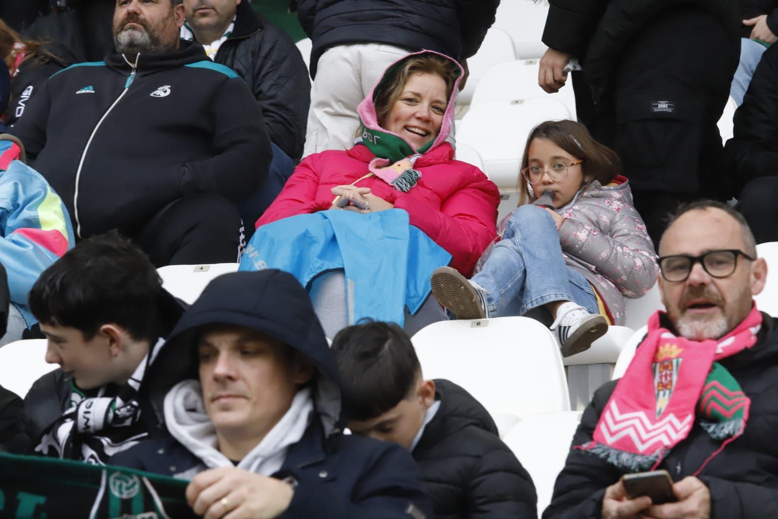 Córdoba CF-Racing de Santander | Las imágenes de la afición blanquiverde en El Arcángel