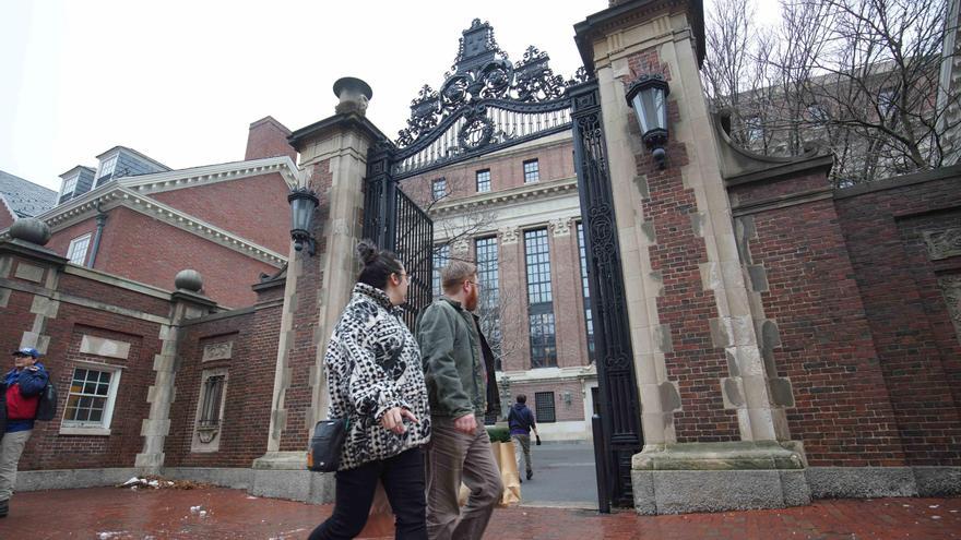 Trump castiga y redobla sus amenazas a Harvard tras la negativa de la universidad a plegarse a sus exigencias