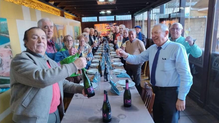 Despedida de Amigos del Cava en la Sidrería Yumay | EPE