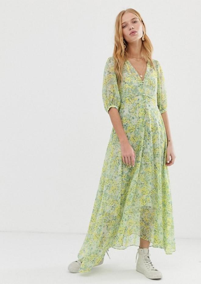 Vestido midi con estampado floral, de Mango