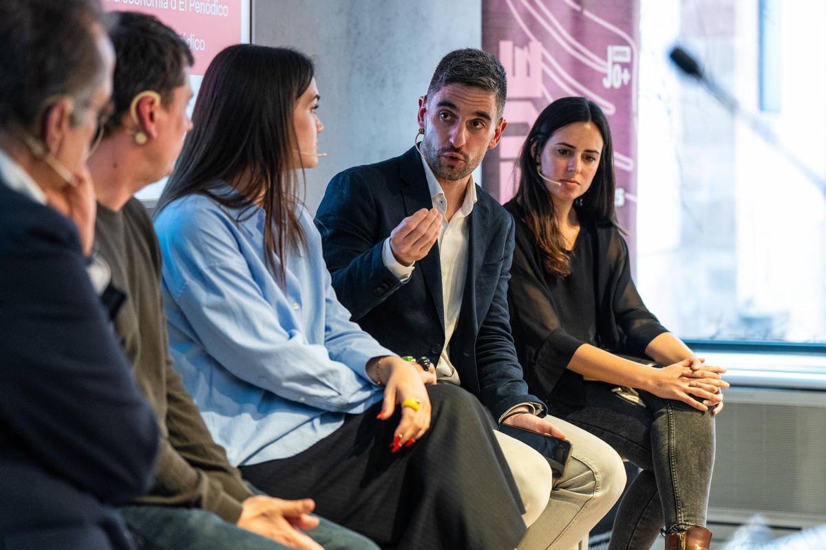 Mesa redonda sobre el futuro del periodismo