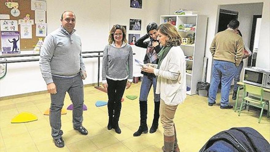 Diputadas del PP conocen la labor de Cuenta Conmigo