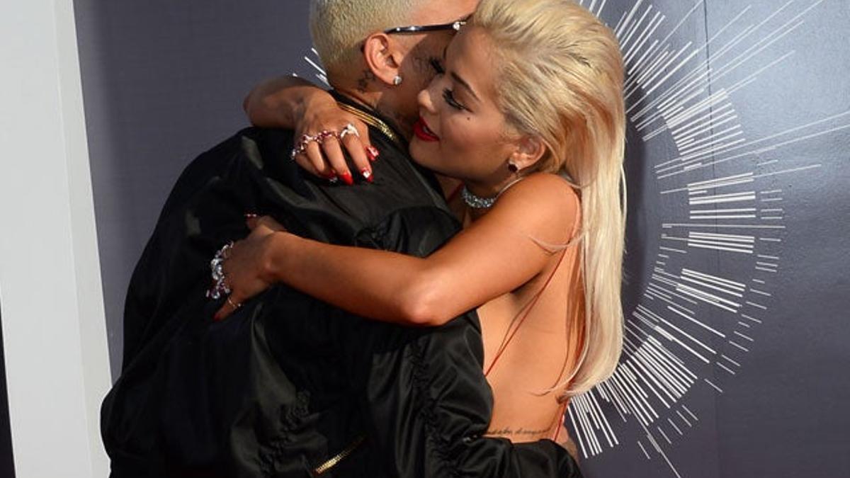 Rita Ora y Chris Brown suben las temperaturas con su nuevo videoclip
