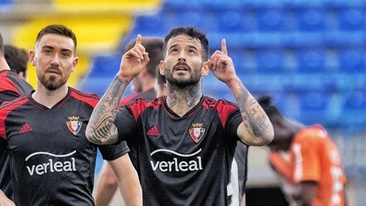 Rubén García dedica el gol a Luismi, jugador del Fuentes fallecido el pasado jueves.