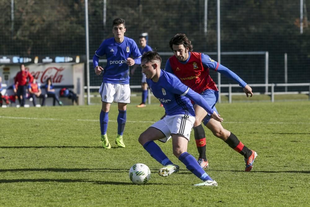 El partido entre el Oviedo B y el Condal, en imágenes