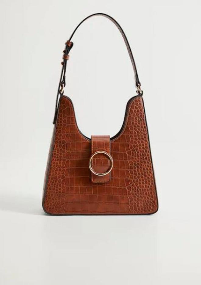 Bolso efecto cocodrilo de MANGO (precio: 15,99 euros)