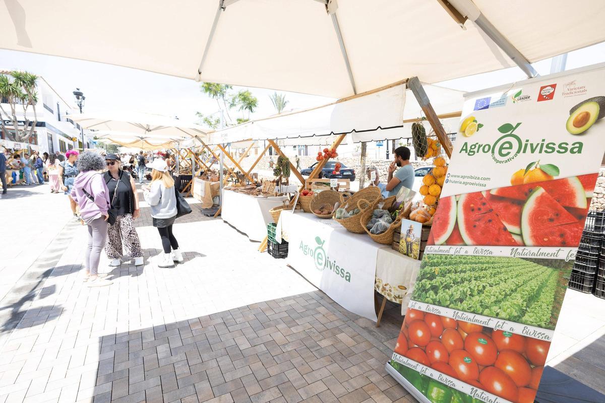 Descubre todas las fotos de la III Feria de la patata ibicenca