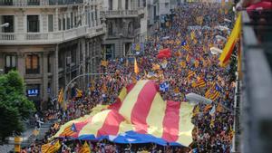 Barcelona. 11.09.2021. Política. Imagen de la Vía Layetana durante la concentración con motivo de la Diada. Fotografía de Jordi Cotrina