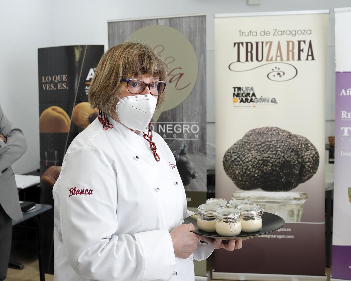 Rosa Rodríguez, del Rodi, presenta su dulce propuesta al jurado.