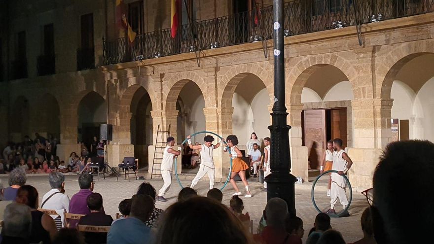 "Kine Circus" en la plaza mayor de Benavente durante la noche de ayer