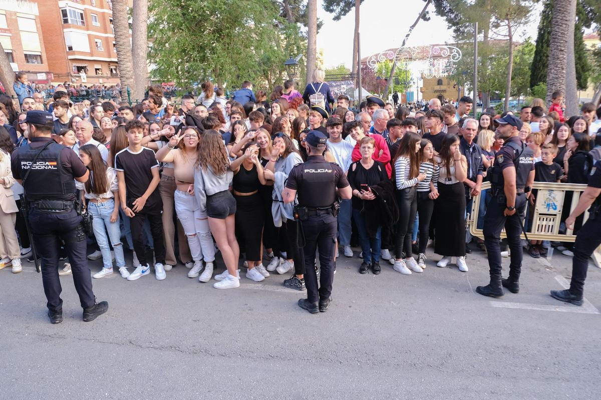 Ambientazo en el Pasodoble Petrel en el comienzo de las fiestas Ambientazo en el Pasodoble Petrel en el comienzo de las fiestas