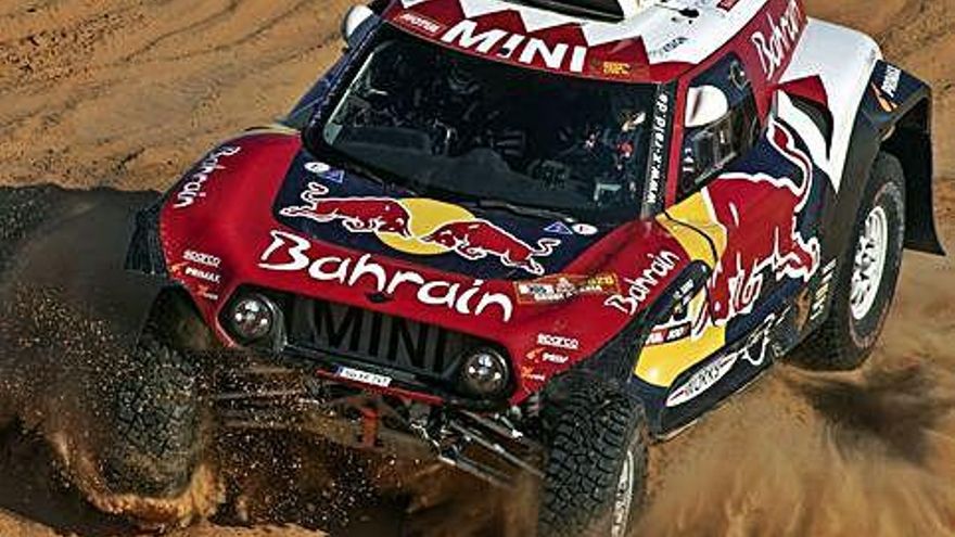 Carlos Sainz, durante la etapa de ayer en el Dakar.