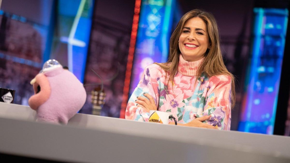 Nuria Roca, con un jersey diseñado por María Escoté para Desigual