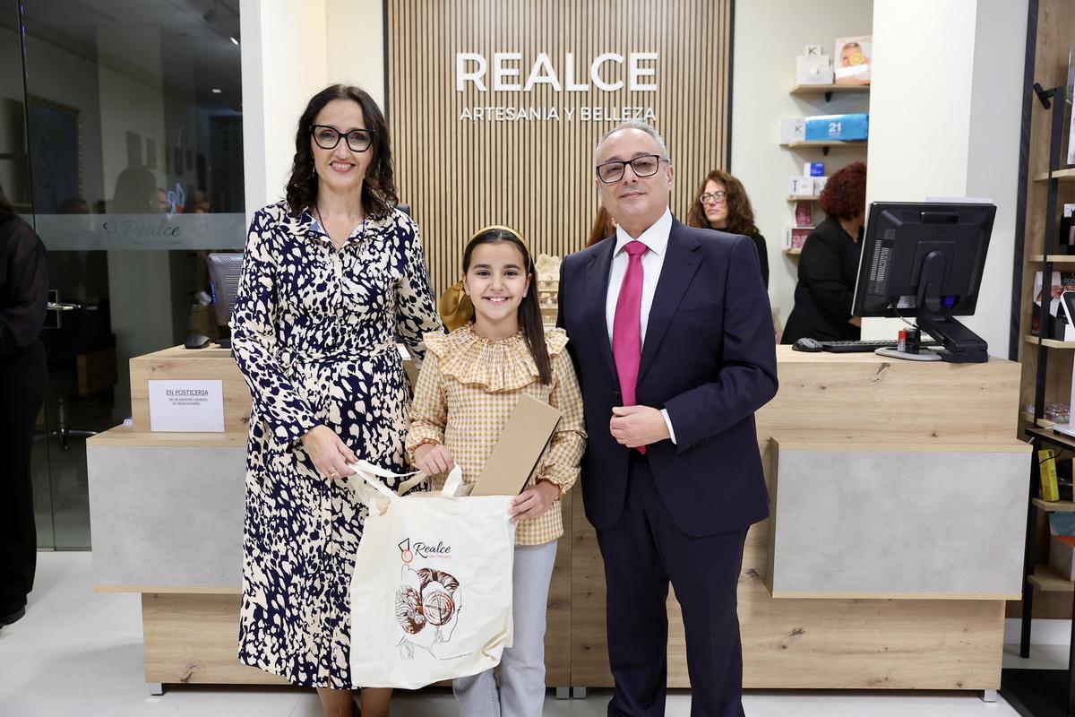 Realce entrega los moños a las falleras mayores de València y cortes de honor 2026