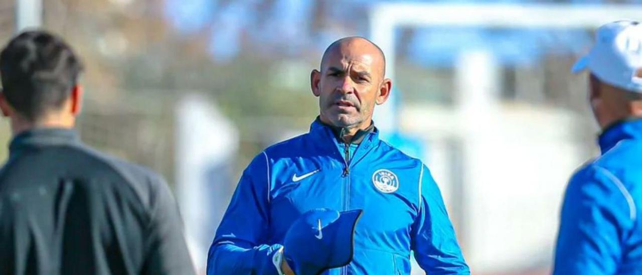 Paco Jémez durante uno de los últimos entrenamientos. | UD IBIZA