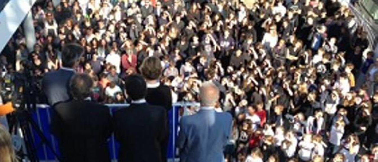 L´acte al Lycée Français de Palma comptà amb l´assistència del Govern i del consol francès.