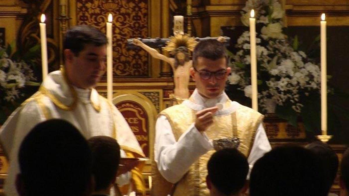 Així és el capellà aragonès que va presidir l’acte antisemita de la División Azul