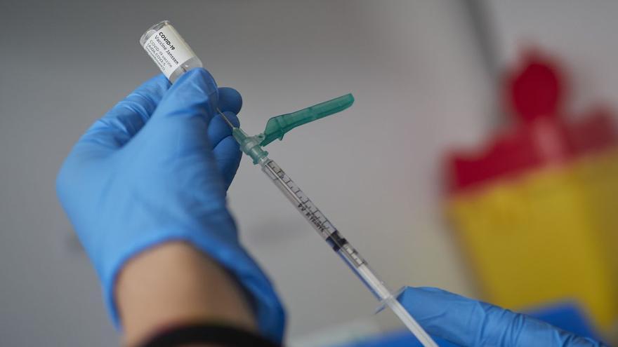 Sanidad mantiene la vacunación sin cita para residentes mayores de 12 años en todas las islas
