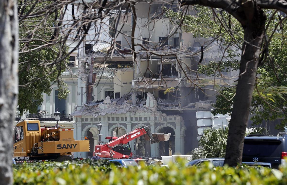Una explosión destroza un hotel de lujo en el centro de La Habana