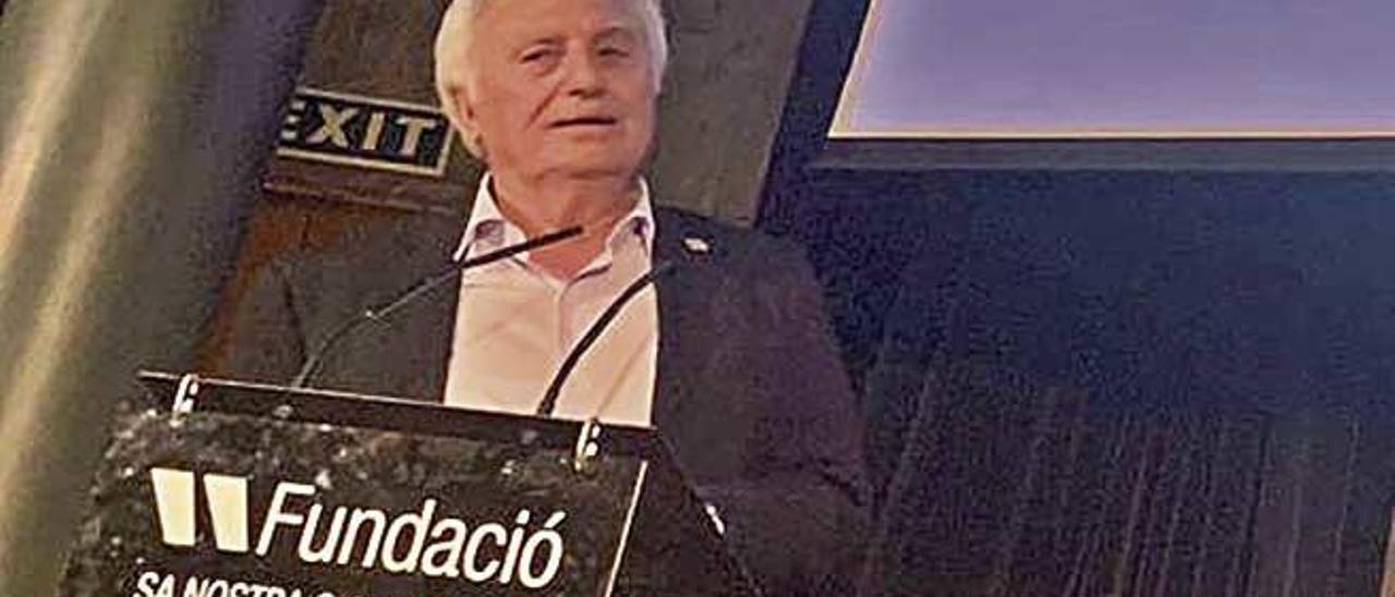 El doctor Amando Martín Zurro participó en el 40 aniversario de la Unidad Docente de Primaria.