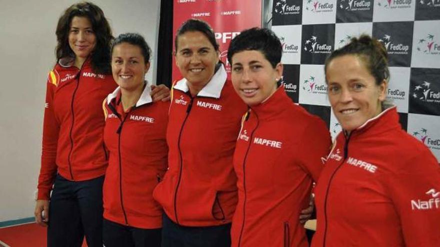 El equipo español con su directora Chonchita Martínez.