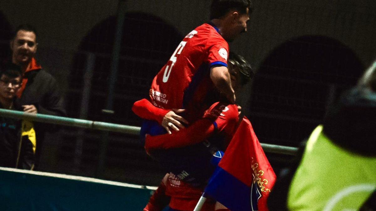 Los jugadores del Teruel celebran el gol de la victoria