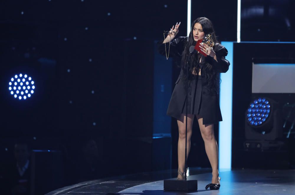 Rosalía arrasa en los Grammy Latino