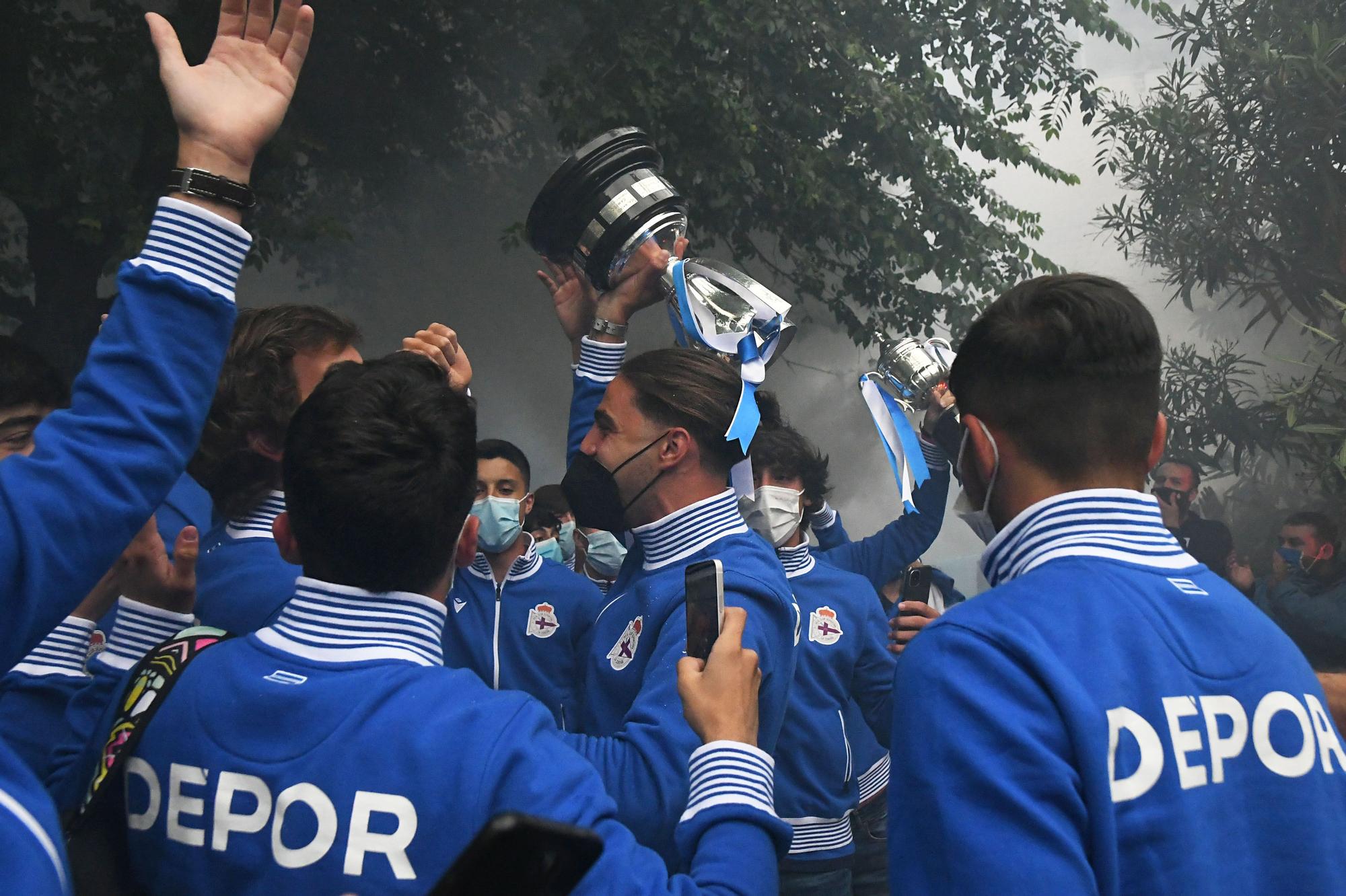 Los juveniles del Dépor celebran en A Coruña su Copa de Campeones