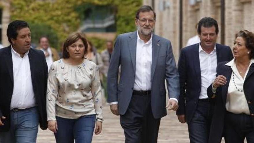 Moliner, Bonig, Rajoy, Císcar y Barberá, en el mitin de campaña en diciembre.